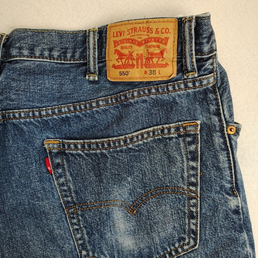 Levi 550 Jean Shorts Regular Faded Red Tab Mens 38 - Picture 5 of 8